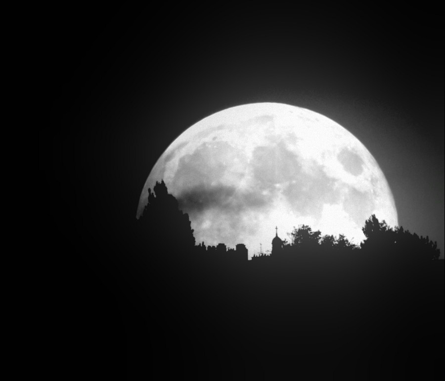Blue Moon Rises Tonight: 5 Amazing Facts